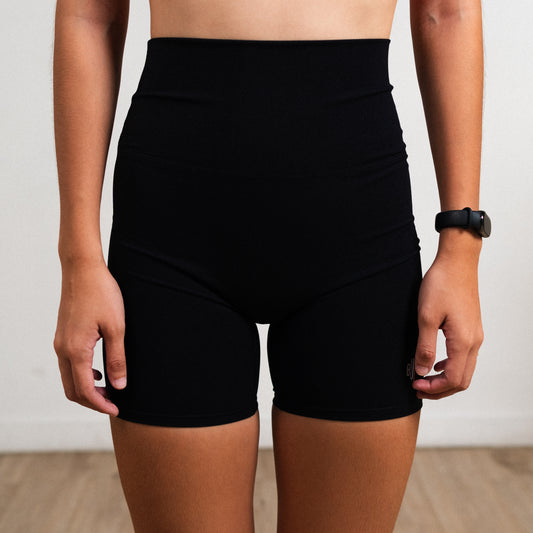 BUF SARA Mid Length Shorts | Black